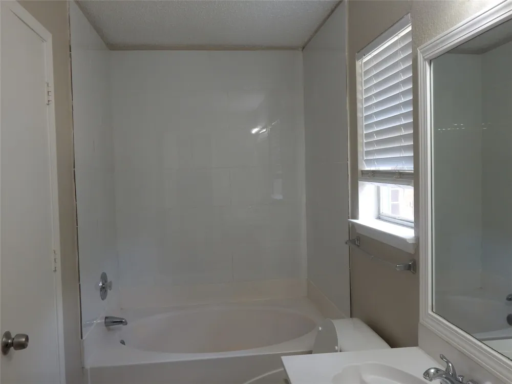 6009 Castanada Drive Arlington, TX 76018