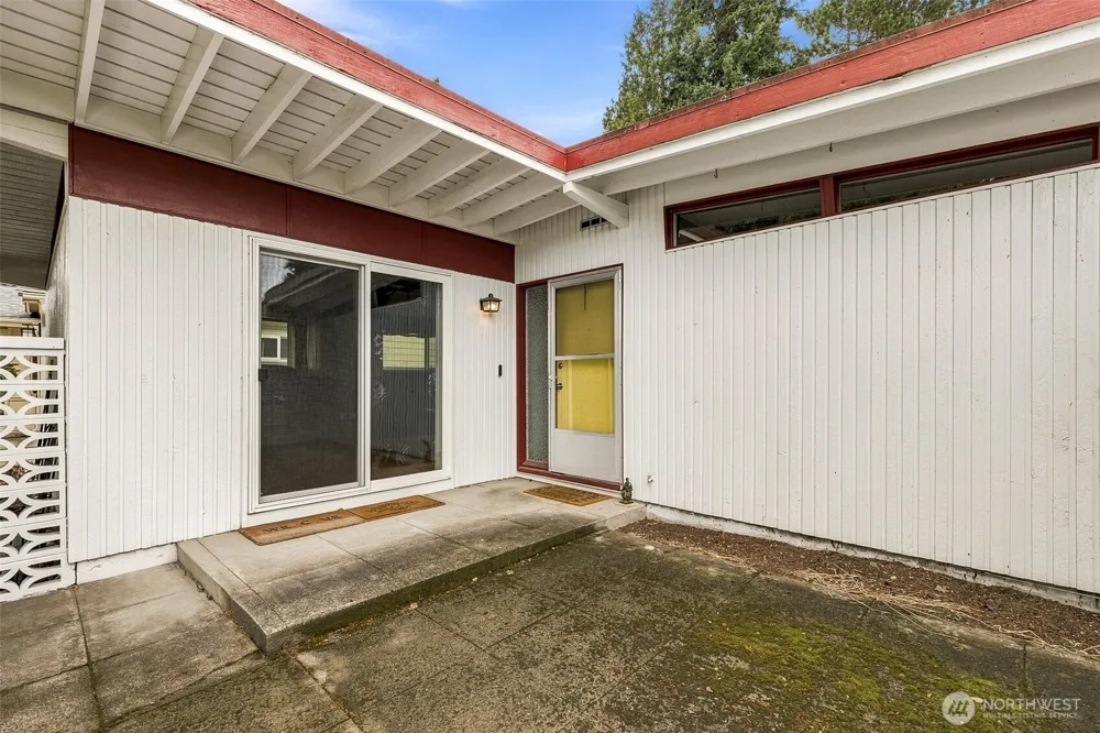 15427 SE 9th Street Bellevue, WA 98007