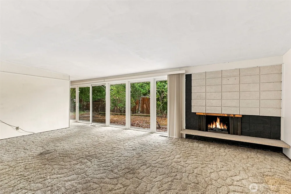 15427 SE 9th Street Bellevue, WA 98007