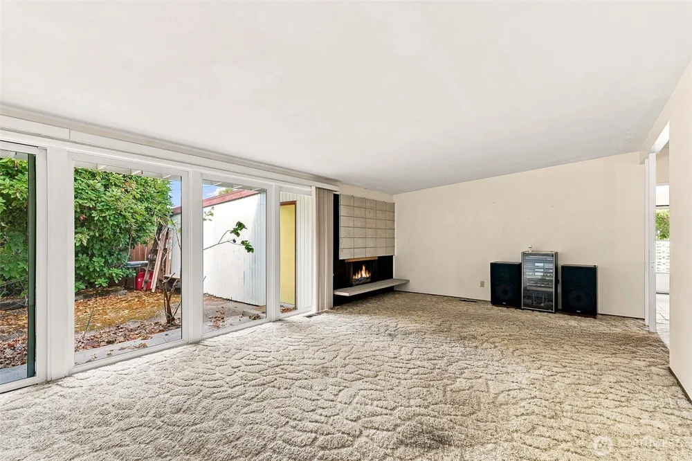 15427 SE 9th Street Bellevue, WA 98007