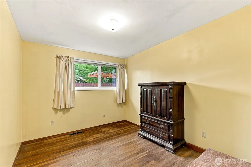 15427 SE 9th Street Bellevue, WA 98007