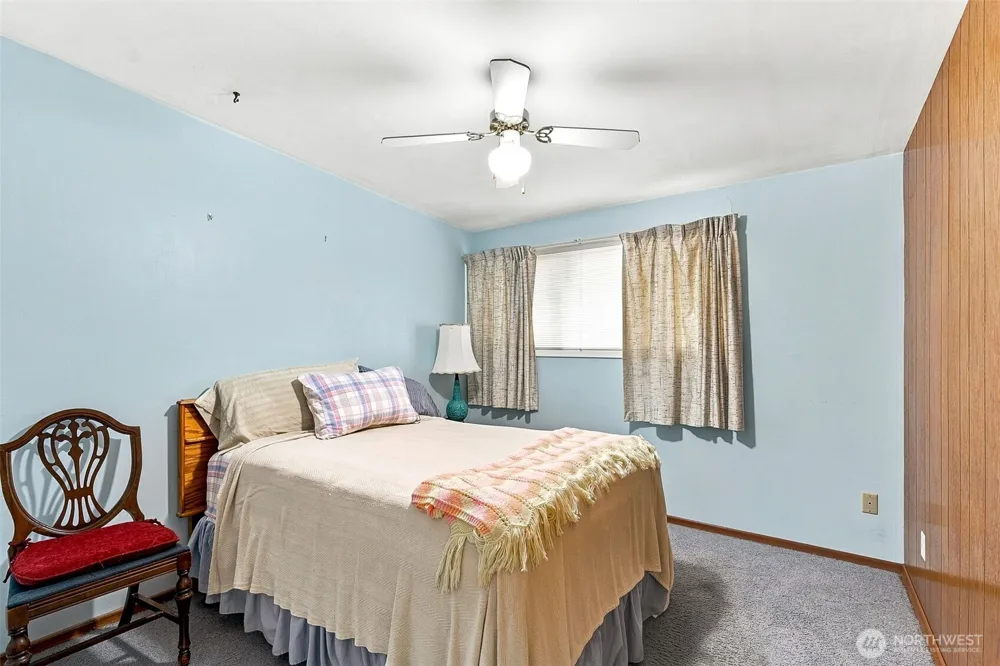 15427 SE 9th Street Bellevue, WA 98007