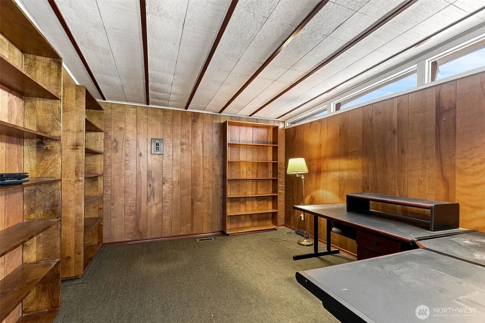 15427 SE 9th Street Bellevue, WA 98007