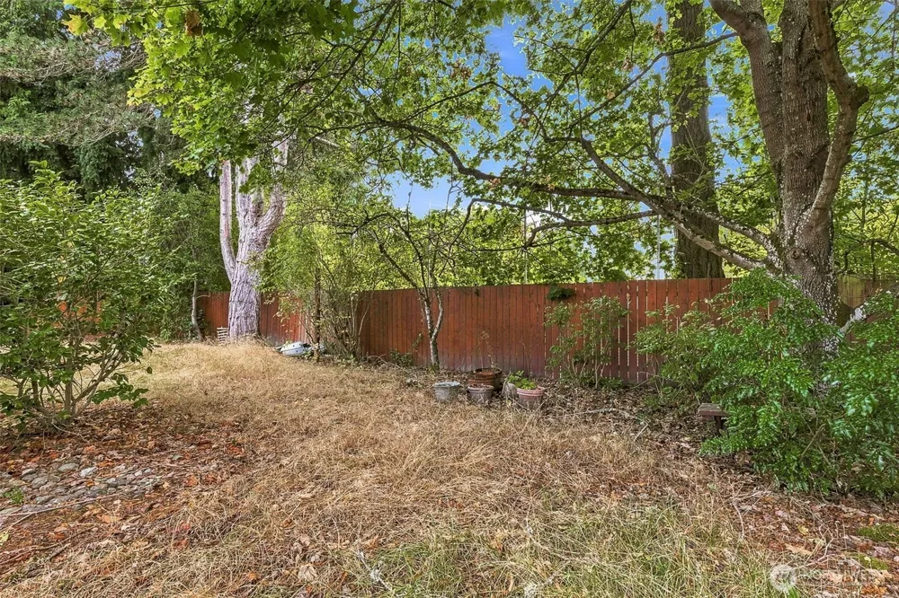 15427 SE 9th Street Bellevue, WA 98007