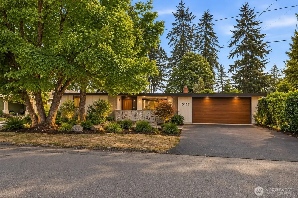 15427 SE 9th Street Bellevue, WA 98007