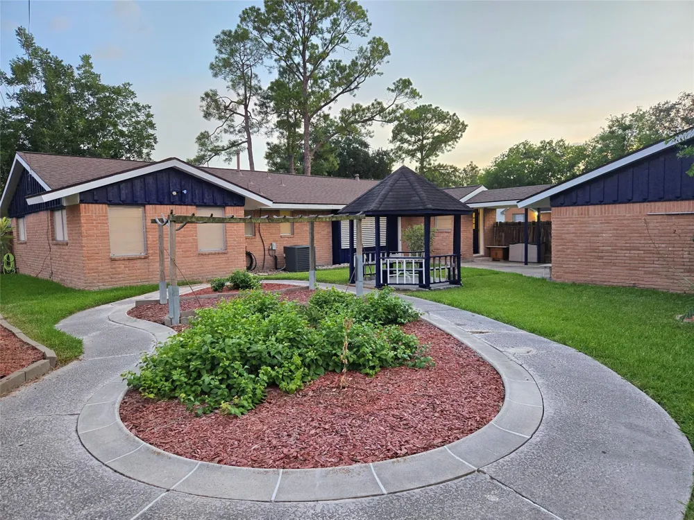 8918 Mobud Drive Houston, TX 77036