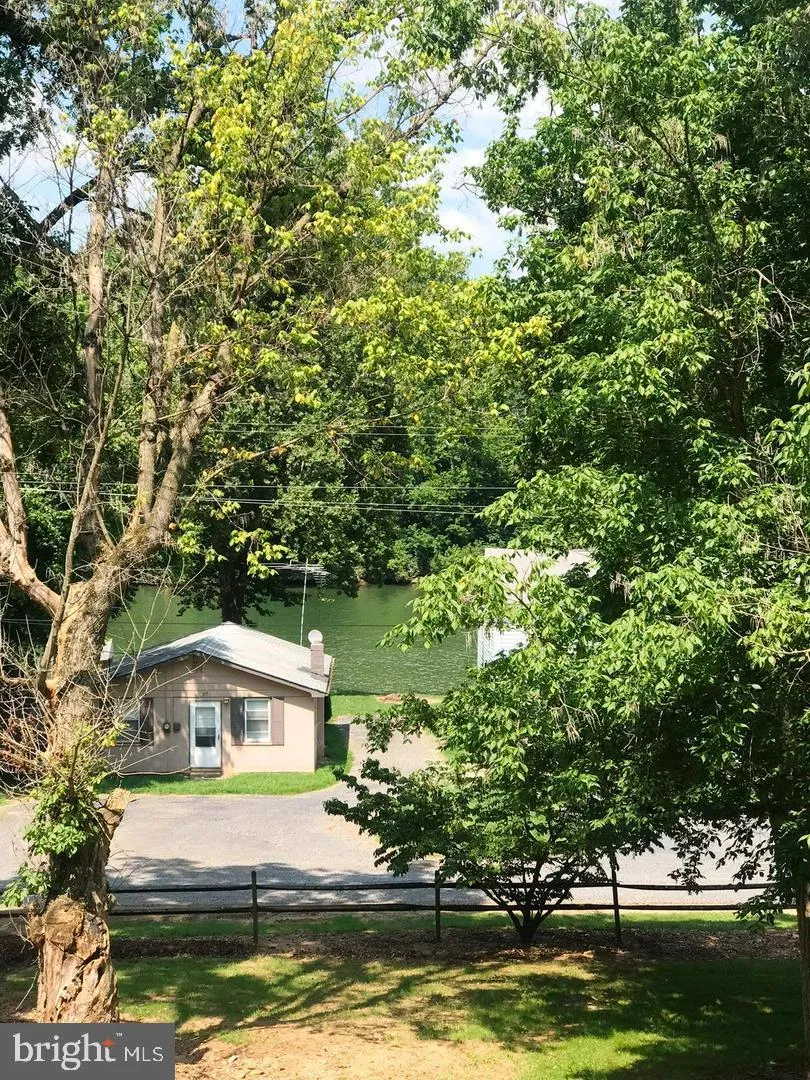 67 HARRIS DRIVE Front Royal, VA 22630