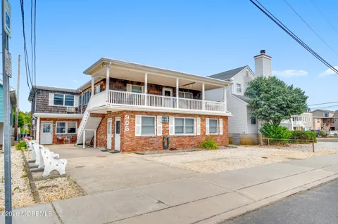 905 SW Central Avenue #C