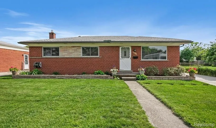 4396 Dunn Drive Warren City, MI 48092