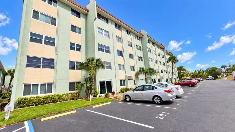 801 83RD AVENUE #114 St Petersburg, FL 33702