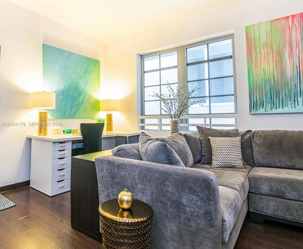 435 21st St #223 Miami Beach, FL 33139