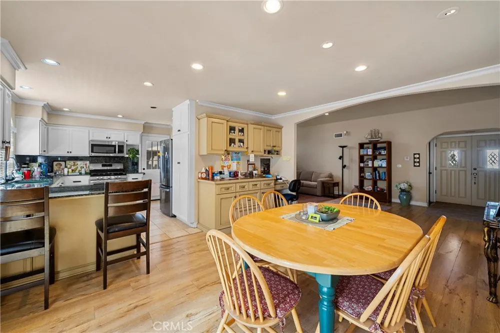 9116 Neath Ventura, CA 93004