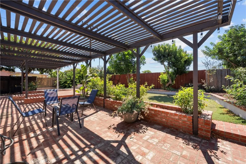 9116 Neath Ventura, CA 93004