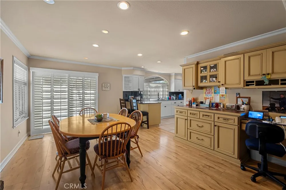 9116 Neath Ventura, CA 93004