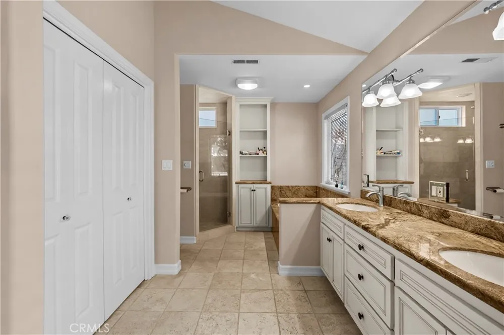 9116 Neath Ventura, CA 93004