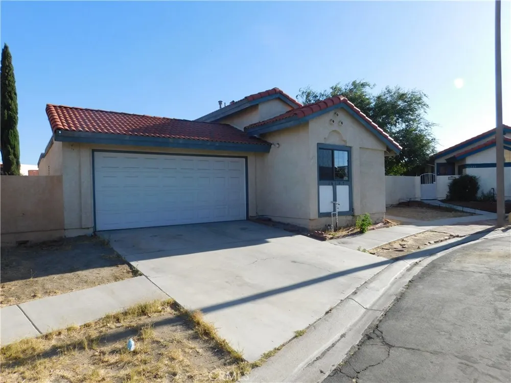 16245 Rodell Victorville, CA 92395