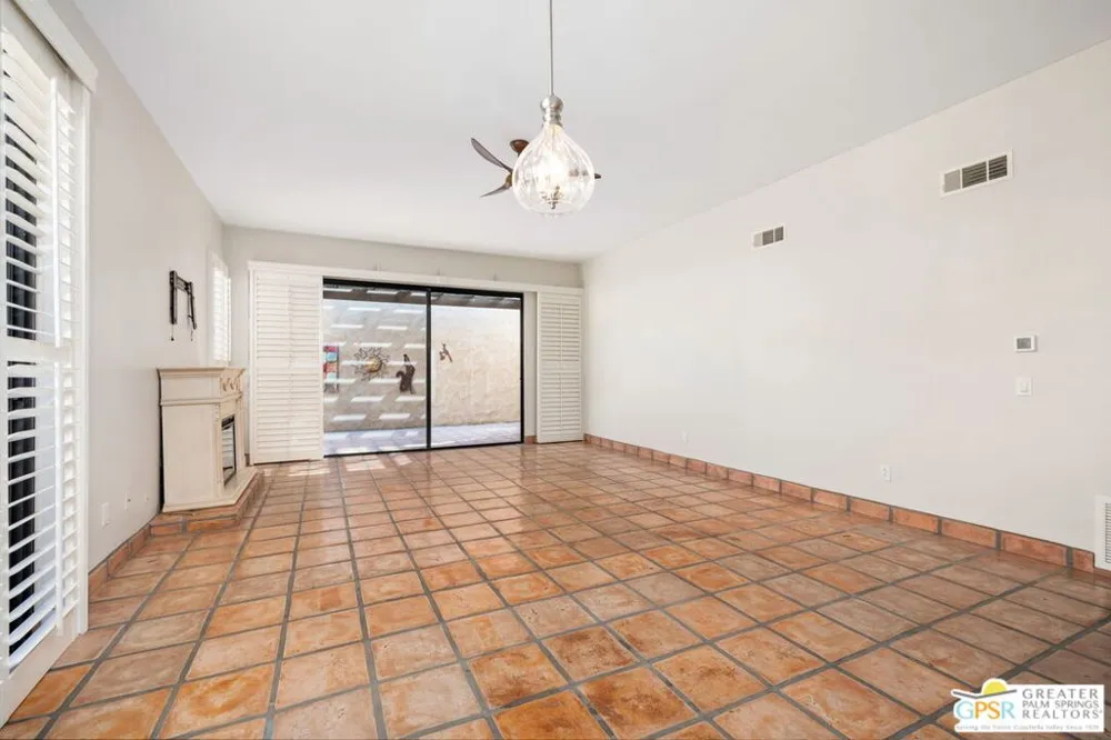4837 S Winners Circle #A Palm Springs, CA 92264