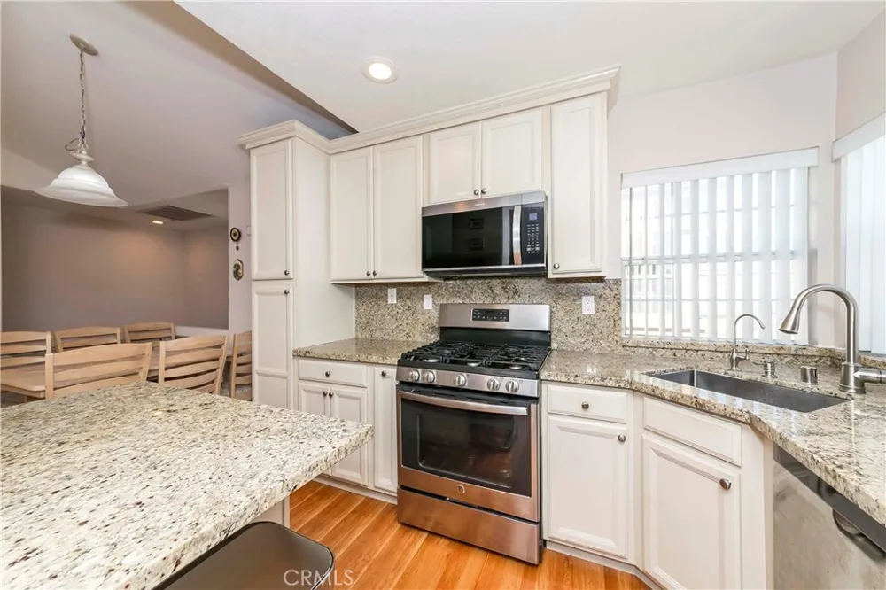 4952 Bishop Cypress, CA 90630