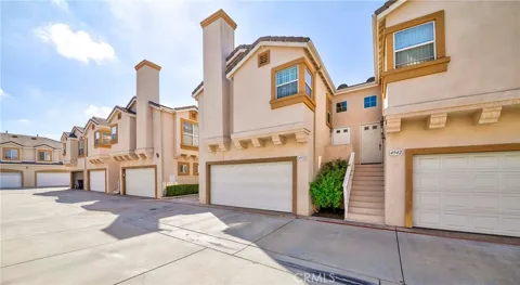 4952 Bishop