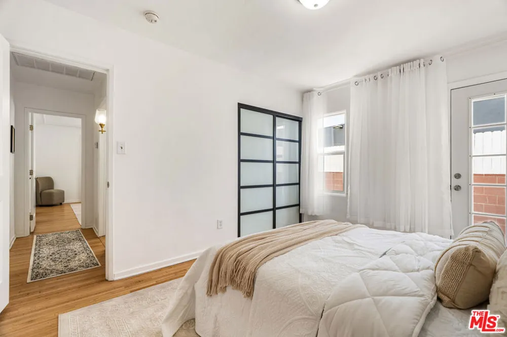 1185 Hauser Boulevard Los Angeles, CA 90019