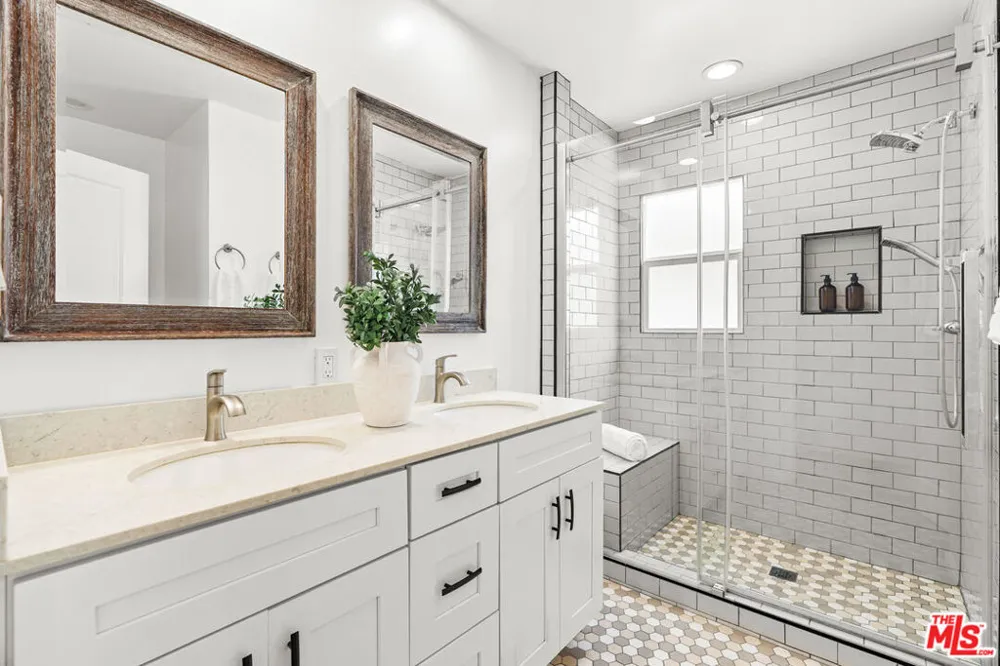 1185 Hauser Boulevard Los Angeles, CA 90019