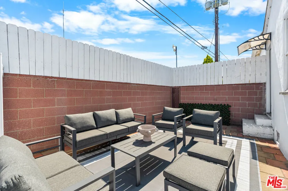 1185 Hauser Boulevard Los Angeles, CA 90019