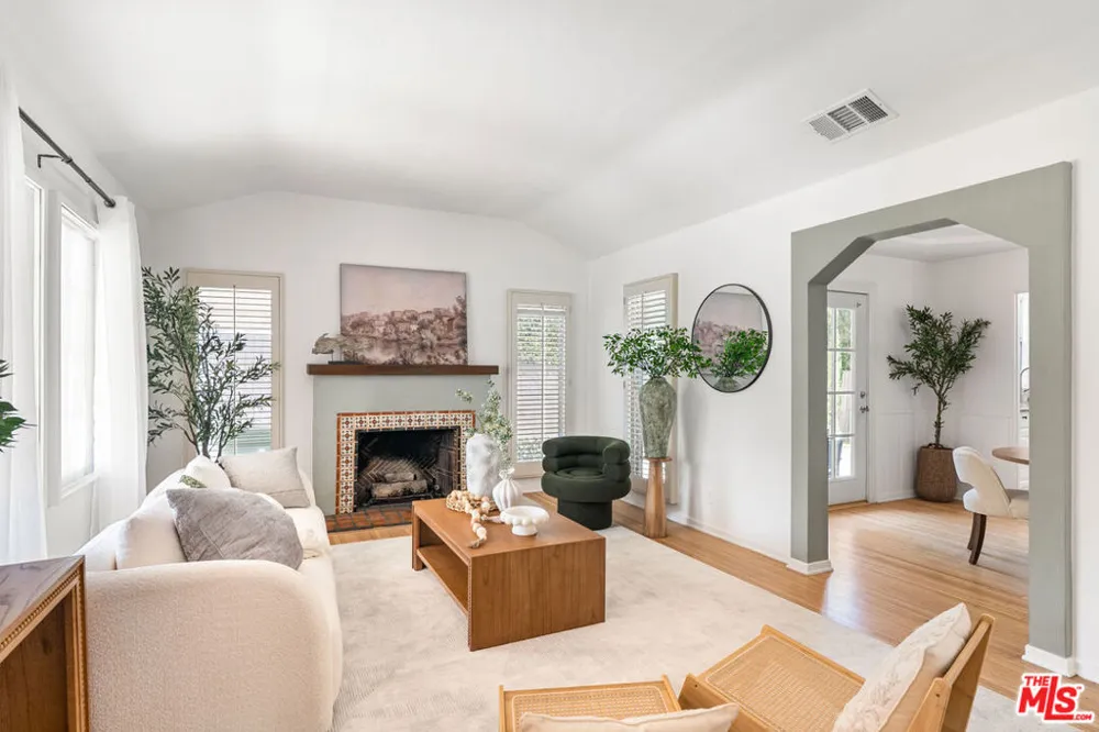 1185 Hauser Boulevard Los Angeles, CA 90019