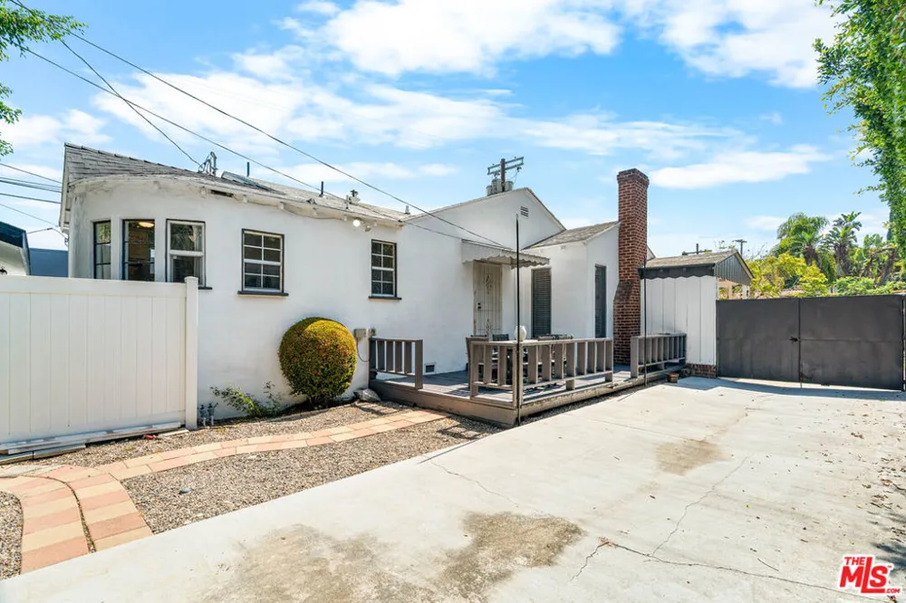 1185 Hauser Boulevard Los Angeles, CA 90019