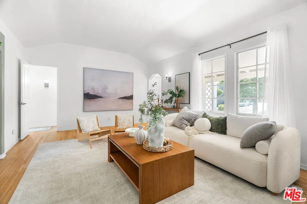 1185 Hauser Boulevard Los Angeles, CA 90019
