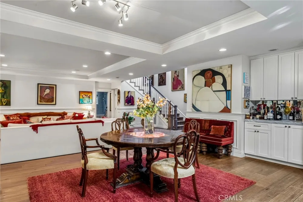 14647 Valley Vista Boulevard Sherman Oaks, CA 91403