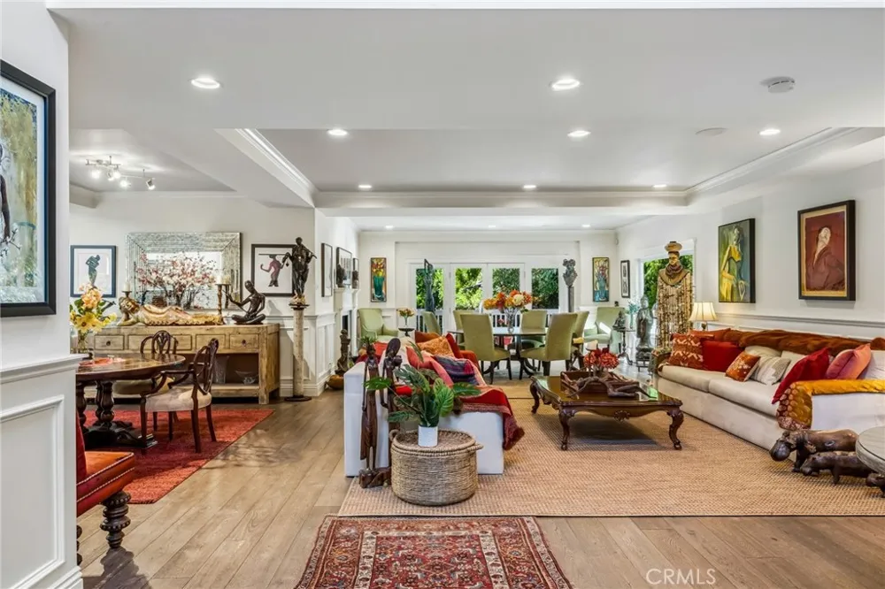 14647 Valley Vista Boulevard Sherman Oaks, CA 91403