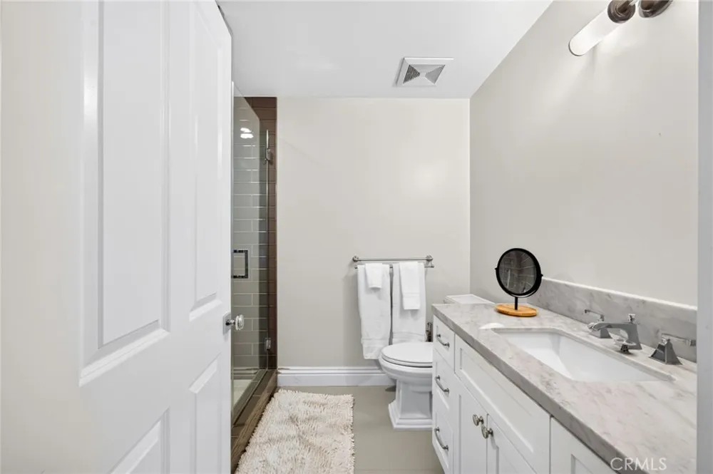 14647 Valley Vista Boulevard Sherman Oaks, CA 91403