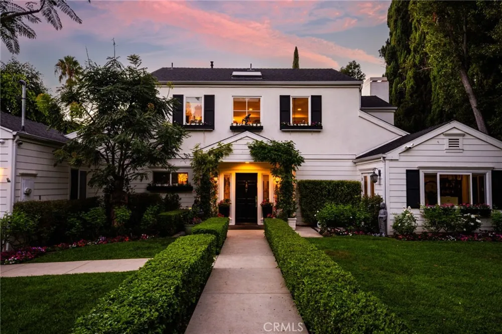 14647 Valley Vista Boulevard Sherman Oaks, CA 91403