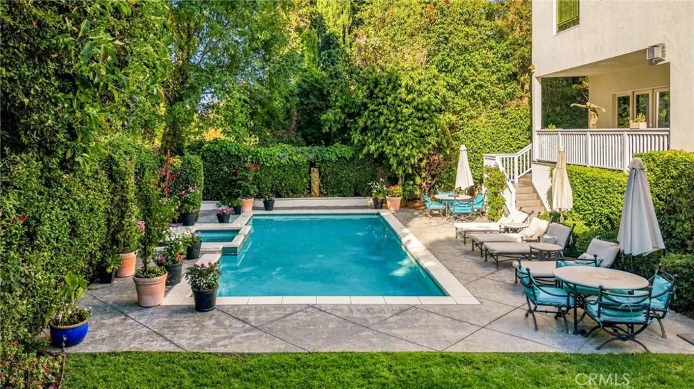14647 Valley Vista Boulevard Sherman Oaks, CA 91403