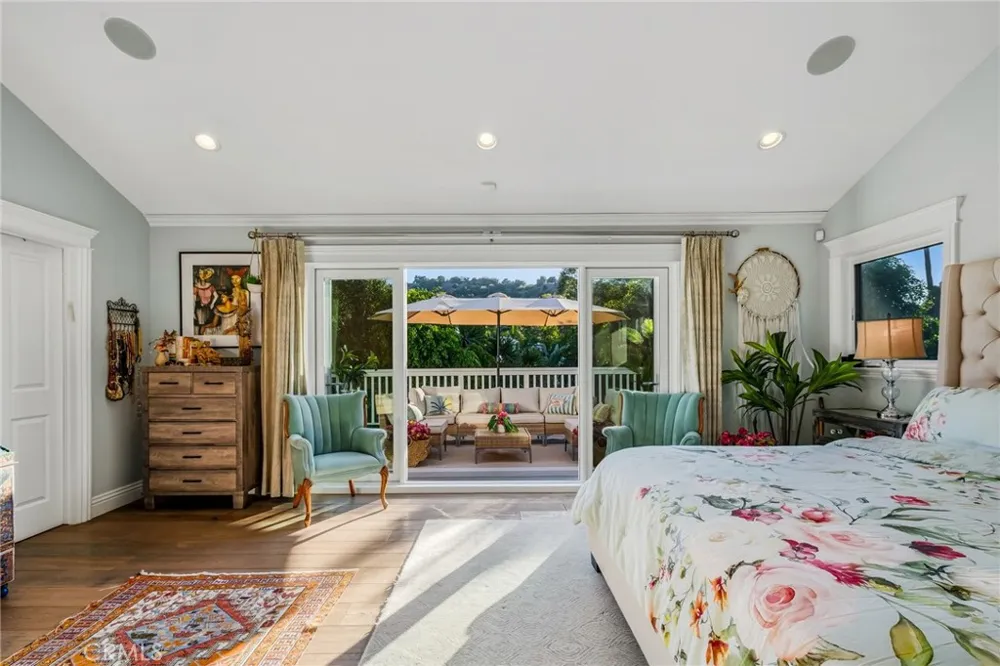 14647 Valley Vista Boulevard Sherman Oaks, CA 91403