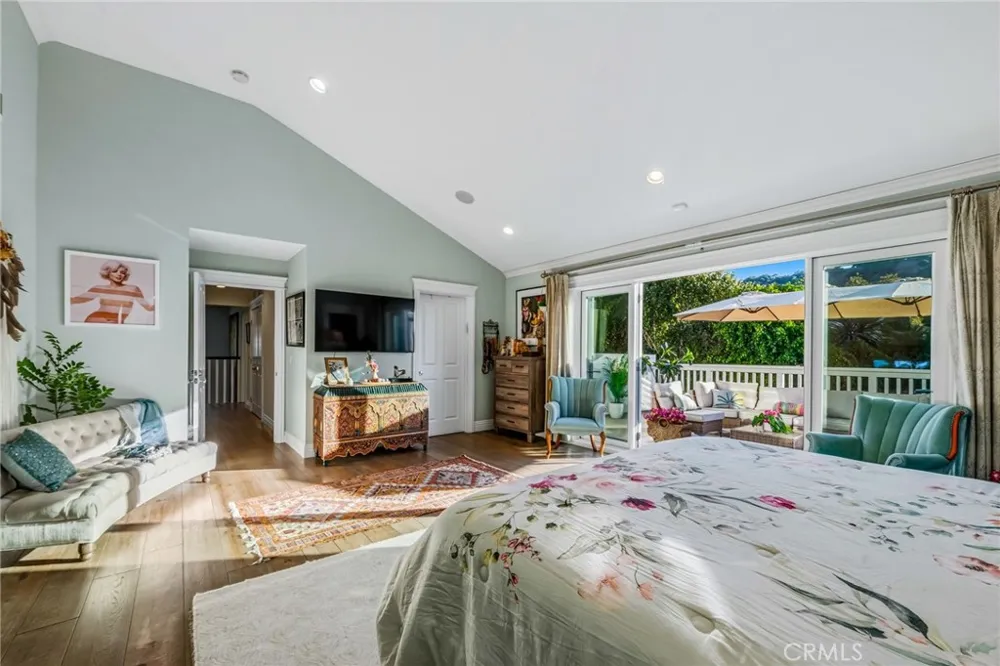 14647 Valley Vista Boulevard Sherman Oaks, CA 91403