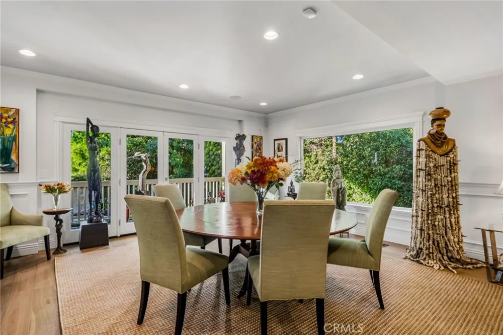 14647 Valley Vista Boulevard Sherman Oaks, CA 91403