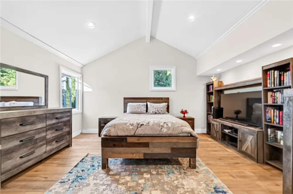 14647 Valley Vista Boulevard Sherman Oaks, CA 91403