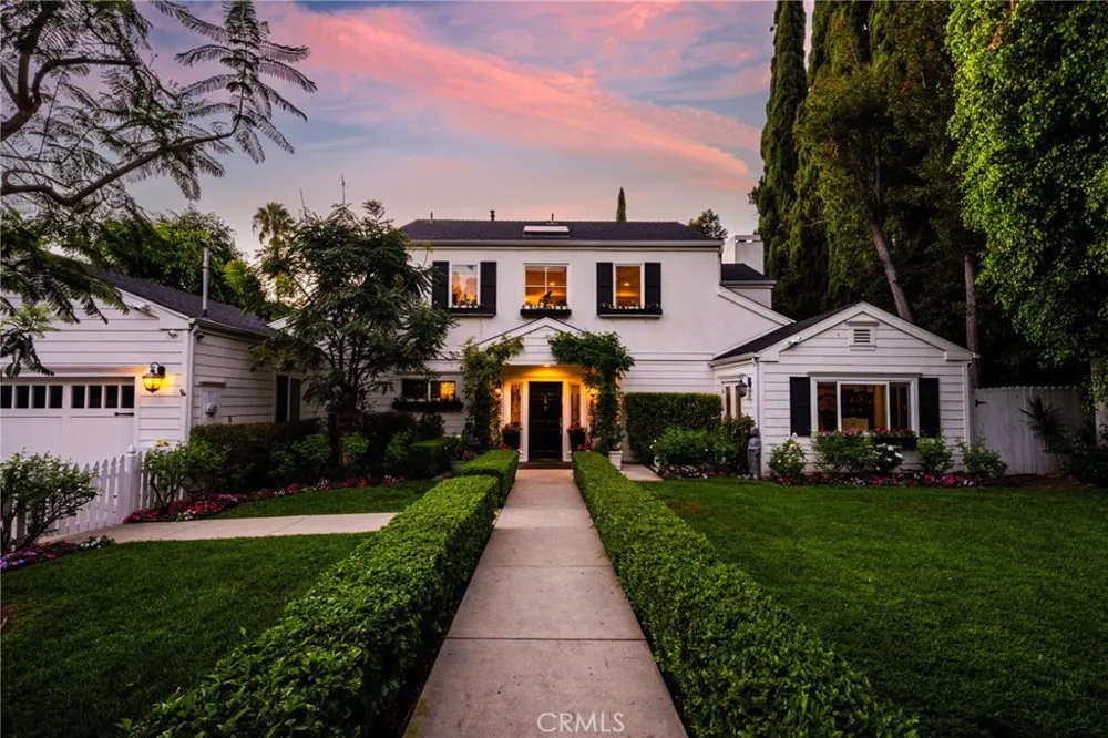 14647 Valley Vista Boulevard Sherman Oaks, CA 91403