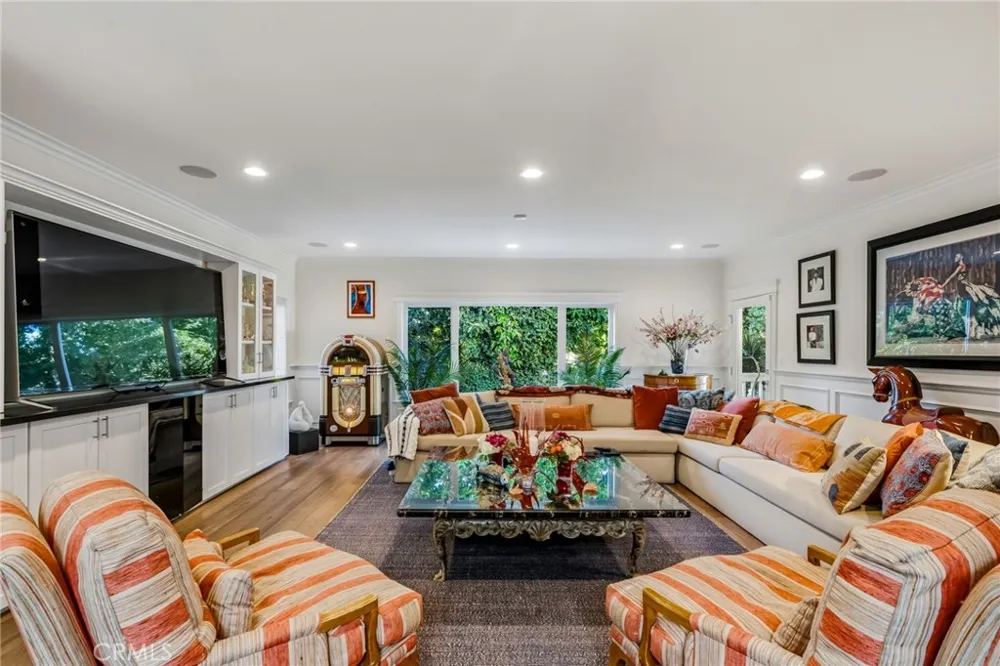14647 Valley Vista Boulevard Sherman Oaks, CA 91403