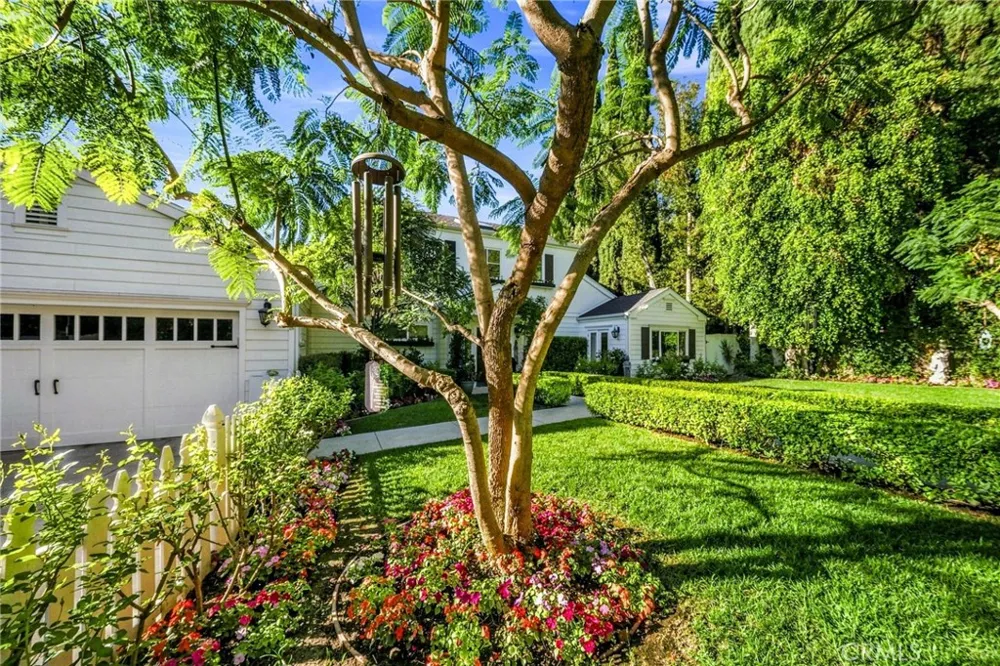 14647 Valley Vista Boulevard Sherman Oaks, CA 91403
