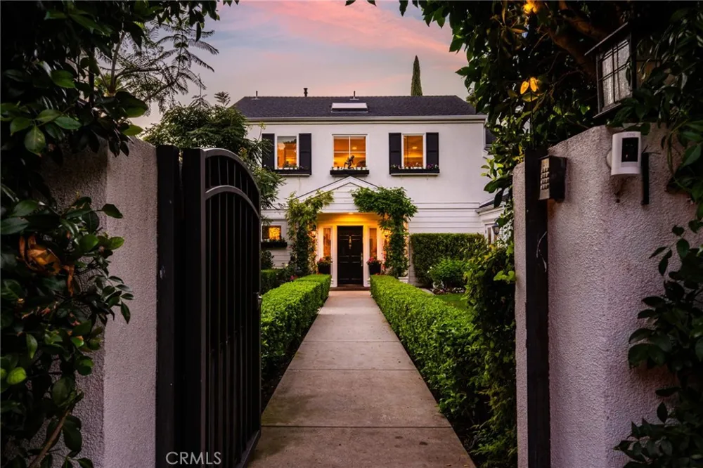14647 Valley Vista Boulevard Sherman Oaks, CA 91403