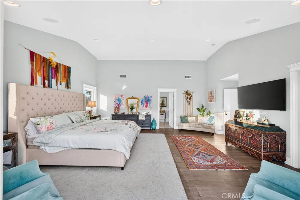 14647 Valley Vista Boulevard Sherman Oaks, CA 91403