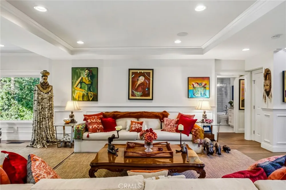 14647 Valley Vista Boulevard Sherman Oaks, CA 91403