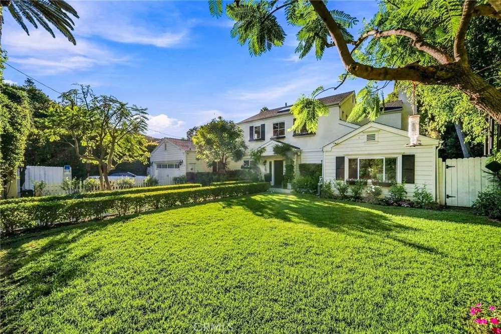 14647 Valley Vista Boulevard Sherman Oaks, CA 91403