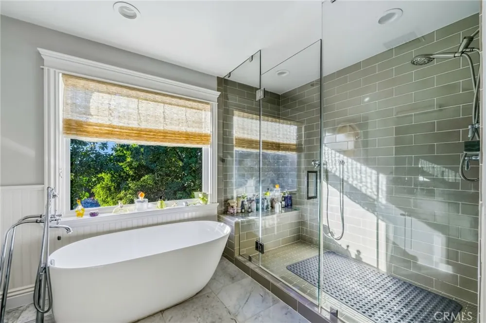 14647 Valley Vista Boulevard Sherman Oaks, CA 91403