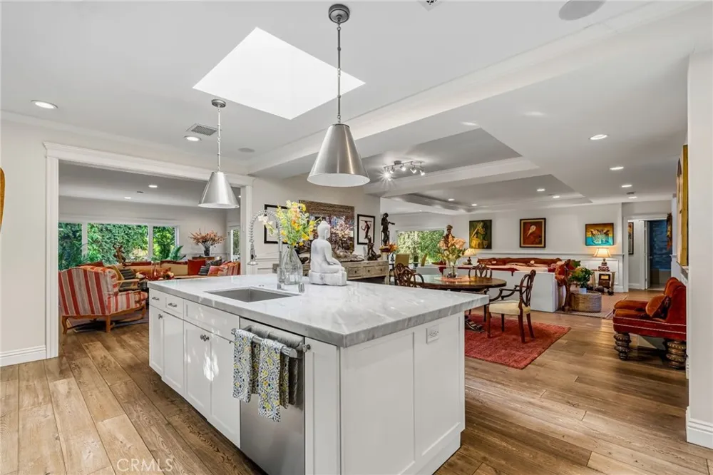 14647 Valley Vista Boulevard Sherman Oaks, CA 91403