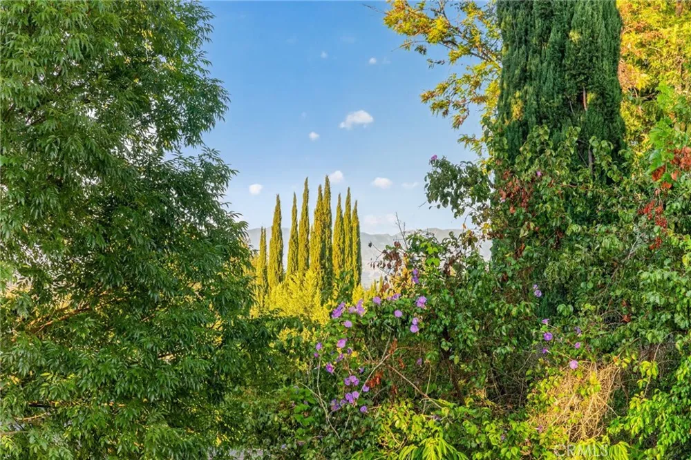 14647 Valley Vista Boulevard Sherman Oaks, CA 91403