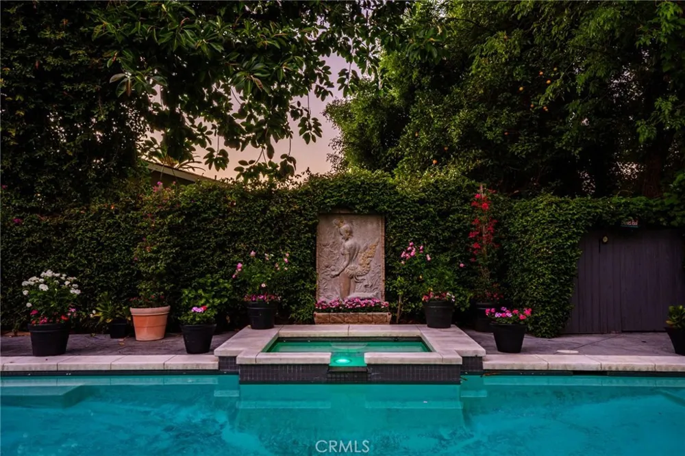 14647 Valley Vista Boulevard Sherman Oaks, CA 91403