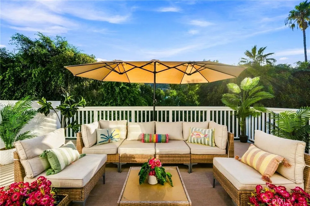 14647 Valley Vista Boulevard Sherman Oaks, CA 91403